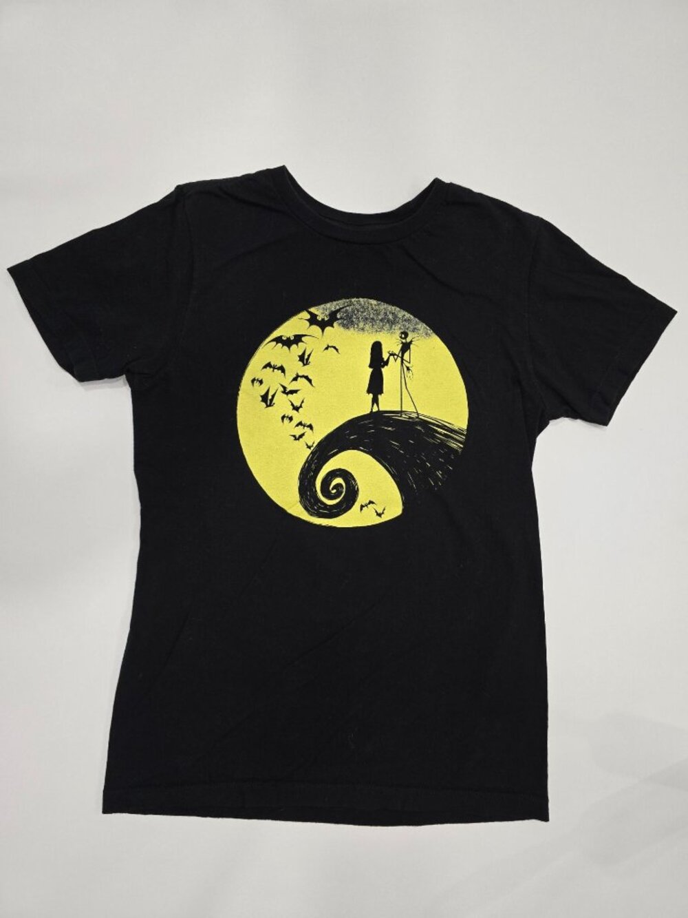Disney ✦ Nightmare Before Christmas Tee ✦ Yellow Moon Graphic Black Fandom XS - Picture 4 of 10